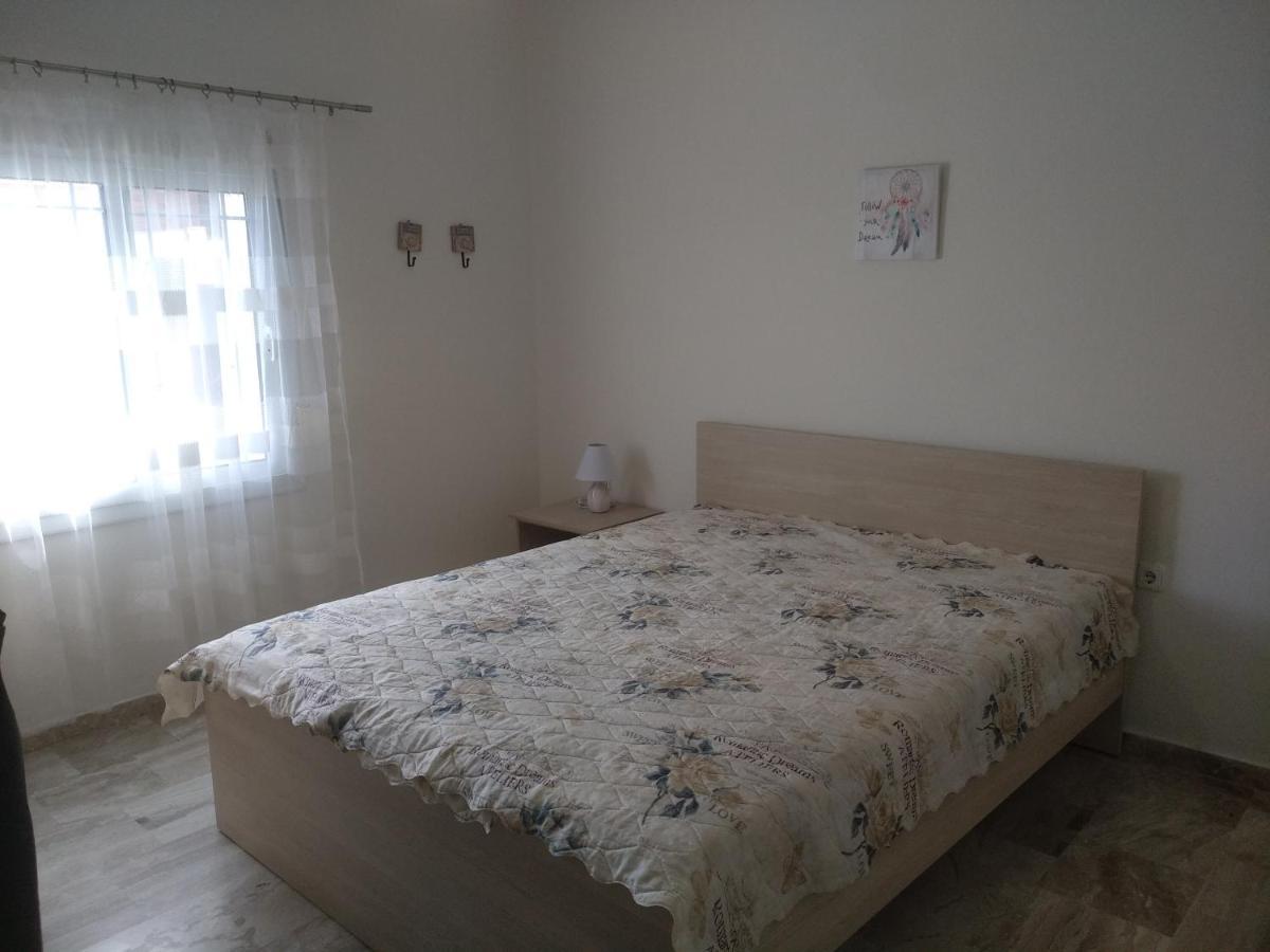 Nikoshouse Apartment Paralia Ofriniou Buitenkant foto